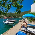 Marija - Waterfont With Sunbeds! Unique *