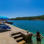 Marija - Waterfont With Sunbeds! Unique * ザトン