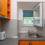 Apartment Marija - Waterfont With Sunbeds! Unique