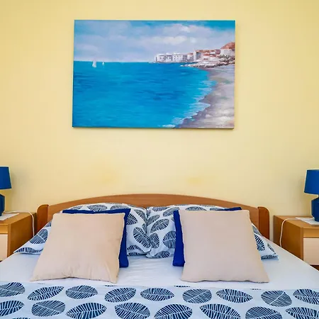 Marija - Waterfont With Sunbeds! Unique Apartment Zaton (Dubrovnik-Neretva)