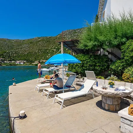 Marija - Waterfont With Sunbeds! Unique