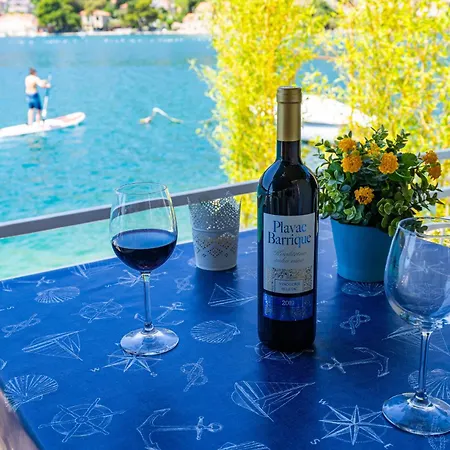 Marija - Waterfont With Sunbeds! Unique * ザトン