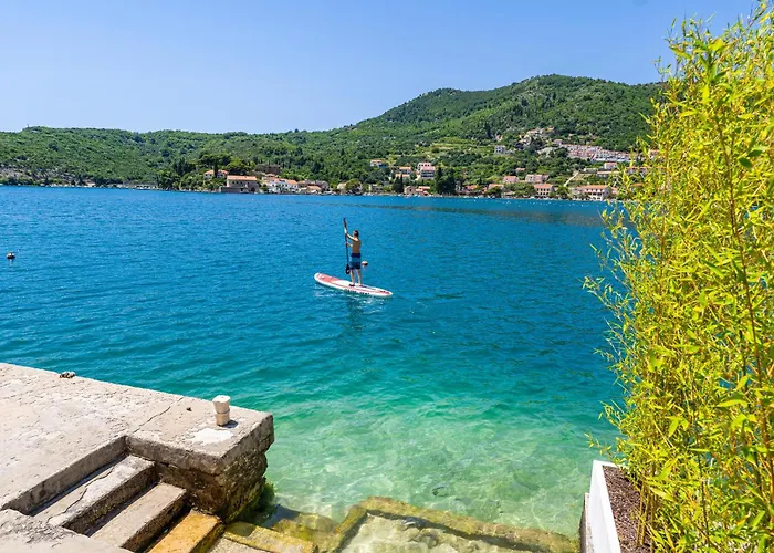 Marija - Waterfont With Sunbeds! Unique Apartament *