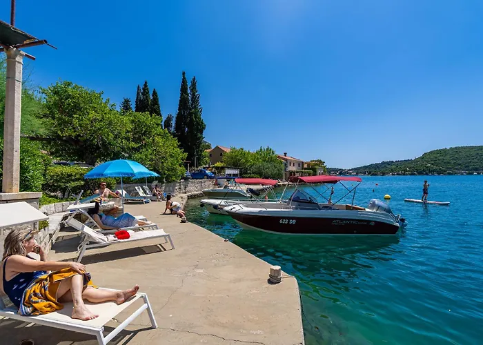 Appartement Marija - Waterfont With Sunbeds! Unique Zaton (Dubrovnik-Neretva)