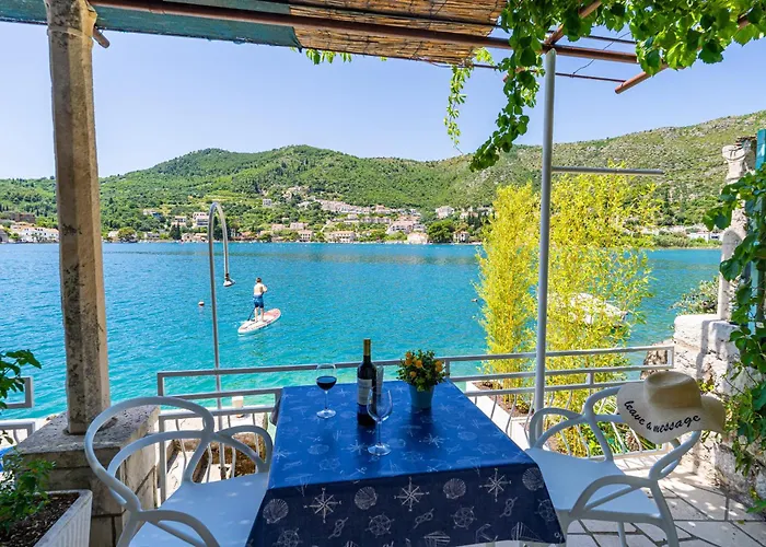 Marija - Waterfont With Sunbeds! Unique Apartament