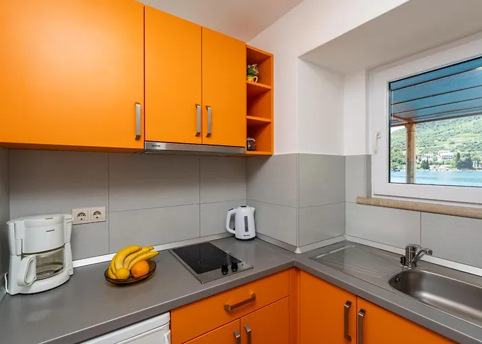 Marija - Waterfont With Sunbeds! Unique