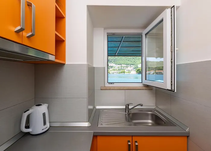 Apartament Marija - Waterfont With Sunbeds! Unique