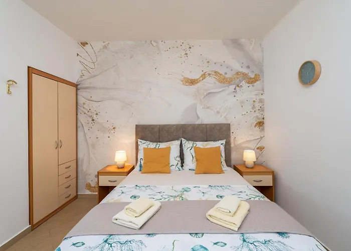 Marija - Waterfont With Sunbeds! Unique