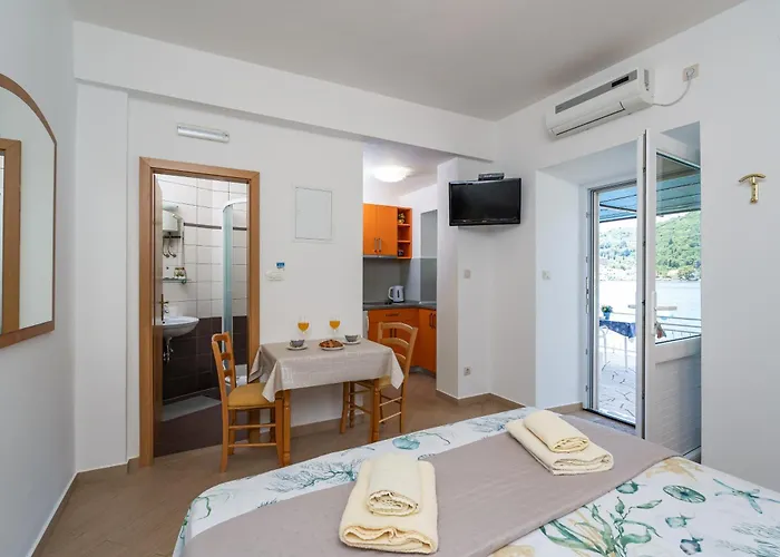 Marija - Waterfont With Sunbeds! Unique * Zaton (Dubrovnik-Neretva)